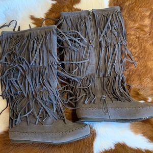Grey fringe boots